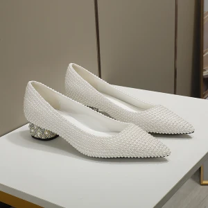 Mode Été Ivoire Perle Chaussure De Mariée 2022 Cuir 4 Cm Talon Bas Talons Épais À Bout Pointu Mariage Talons Hauts