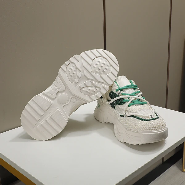 Bekväm Elfenben Rhinestone Pärla Bröllop Sneakers 2022 Läder Pande Zote Toe Brudskor