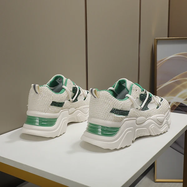 Bekväm Elfenben Rhinestone Pärla Bröllop Sneakers 2022 Läder Pande Zote Toe Brudskor