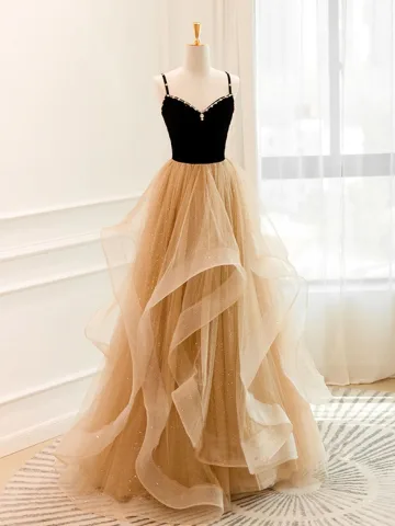 Charmant Champagne Faux Diamant Volants En Cascade Robe De Bal 2024 Princesse Bretelles Spaghetti Sans Manches Dos Nu Longue Robe De Ceremonie