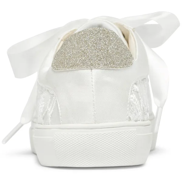 Bekväm Elfenben Brud Satin Spets Blomma Paljetter Brudskor Sneakers 2022 Snörning Pande Zote Toe Platt Damskor