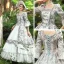 Medeltida Vintage Silver Balklänningar 2024 Spets Blommig Satin Långa 1/2 ärm Fyrkantig Ringning Korsade remmar Festtåg Bal Balklänning Formella Klänningar