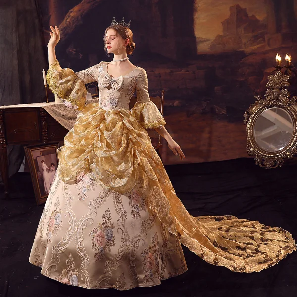 Medeltida Vintage Guld Balklänningar 2024 Korsade remmar 3D Spets Utskrift U-Hals 3/4 ärm Balklänning Domstol Tåg Cosplay Bal Formella Klänningar