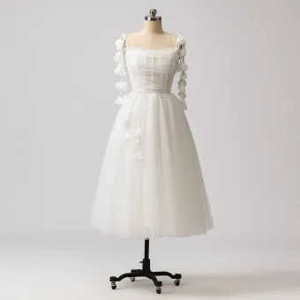 Glamorous White Ruffle Tulle Graduation Dresses 2024 Tea Length Sweet 16 Spaghetti Straps Homecoming Prom Dresses Crossed Straps Sleeveless A Line Princess