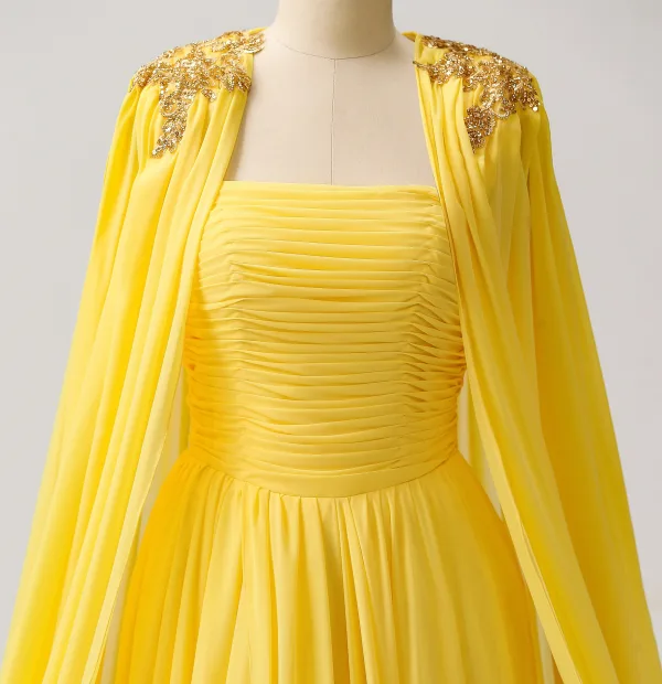 Atemberaubend Gelb Chiffon Gespaltete Front Ballkleider Mit Umhang 2024 Neckholder Festliche Kleider Reißverschluss Rüschen Lange Ärmellos A Linie