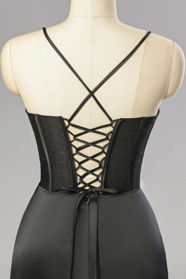 Sexy Meerjungfrau Schwarz Ballkleider 2024 Einfarbig Satin Gespaltete Front Abendkleider Gekreuzte Träger Lange Spaghettiträger Ärmellos