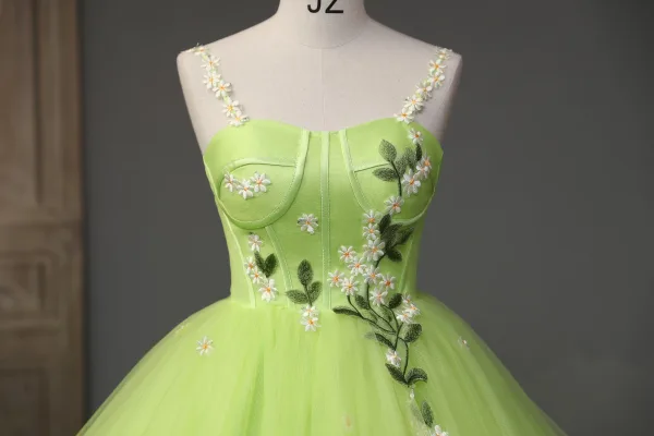 Modern / Fashion Lime Green Daisy Cascading Ruffles Prom Dresses 2023 A-Line / Princess Spaghetti Straps Sleeveless Backless Lace Flower Floor-Length / Long Prom Formal Dresses