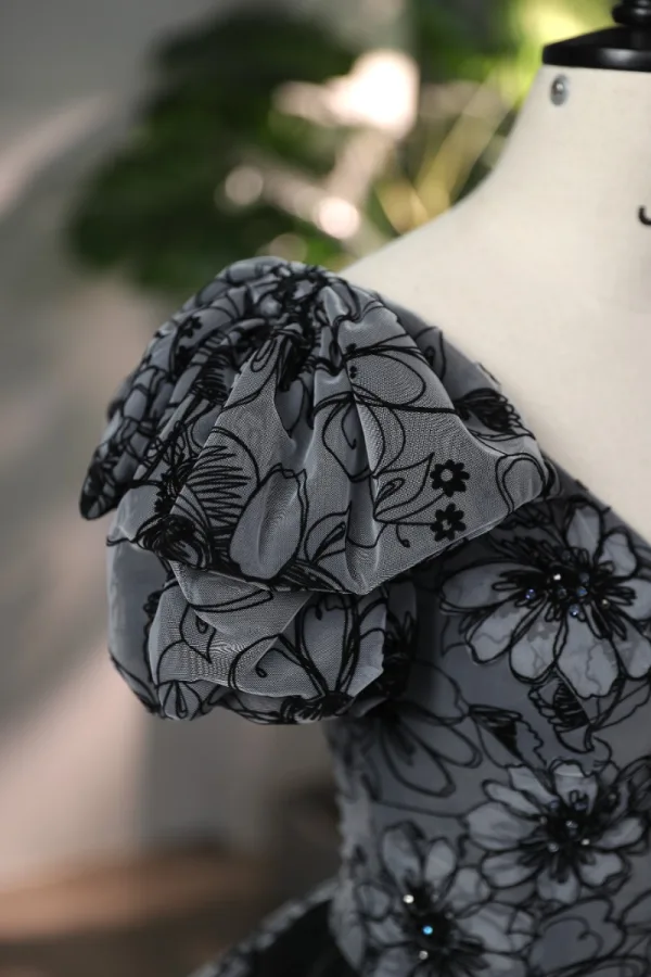 Chic / Beautiful Black Rhinestone Flower Prom Dresses 2024 Ball Gown V-Neck Short Sleeve Backless Floor-Length / Long Prom Formal Dresses