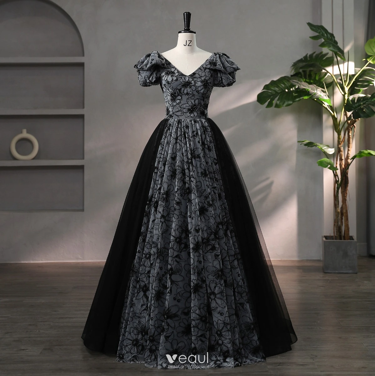 Chic / Beautiful Black Rhinestone Flower Prom Dresses 2024 Ball Gown V-Neck  Short Sleeve Backless Floor-Length / Long Prom Formal Dresses