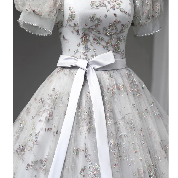 Élégant Gris Paillettes Robe De Bal 2023 Robe Boule Perle Encolure Carrée Gonflée Manches Courtes Noeud Ceinture Dos Nu Longue Promo Robe De Ceremonie