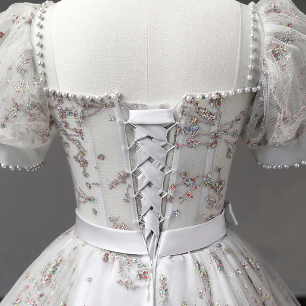 Élégant Gris Paillettes Robe De Bal 2023 Robe Boule Perle Encolure Carrée Gonflée Manches Courtes Noeud Ceinture Dos Nu Longue Promo Robe De Ceremonie