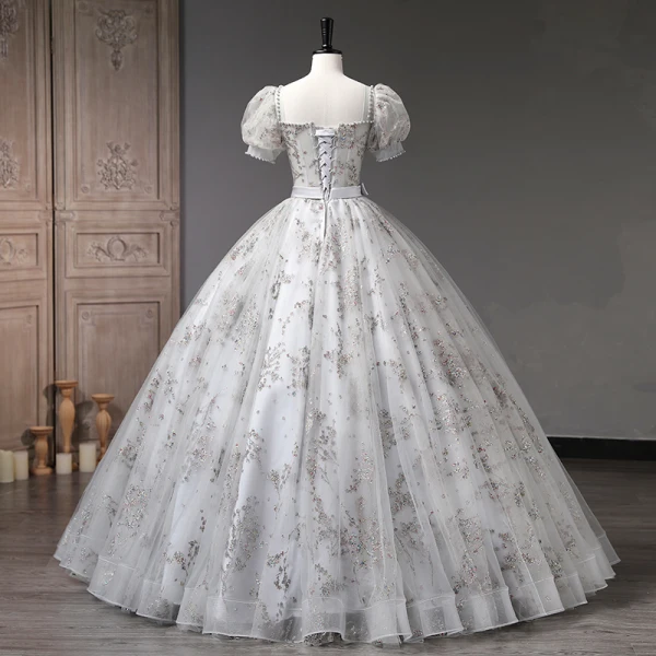 Élégant Gris Paillettes Robe De Bal 2023 Robe Boule Perle Encolure Carrée Gonflée Manches Courtes Noeud Ceinture Dos Nu Longue Promo Robe De Ceremonie