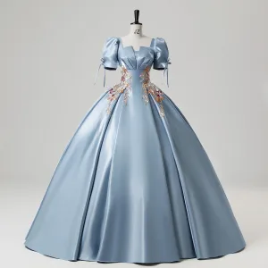 Élégant Bleu Ciel Brodé Satin Robe De Bal 2025 Robe Boule Encolure Carrée Gonflée Manches Courtes Dos Nu Longue Promo Robe De Ceremonie