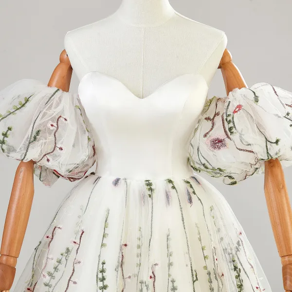 Blumenfee Weiß Spitze Blumen Ballkleider 2024 A Linie Bandeau Kurze Ärmel Rückenfreies Lange Ball Festliche Kleider