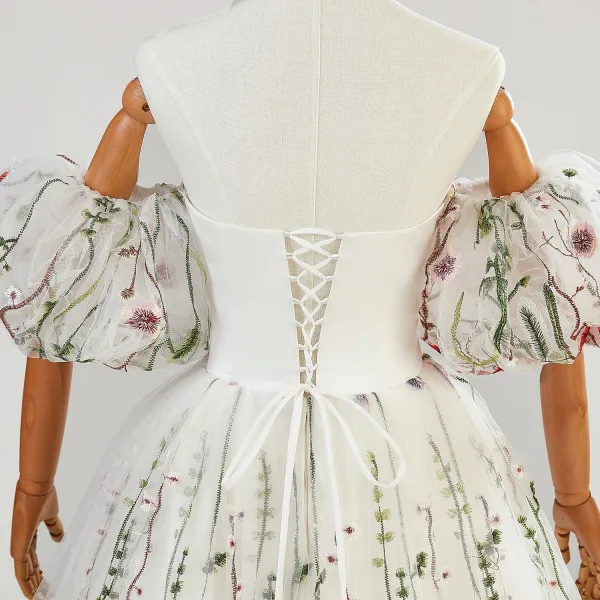 Blumenfee Weiß Spitze Blumen Ballkleider 2024 A Linie Bandeau Kurze Ärmel Rückenfreies Lange Ball Festliche Kleider