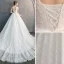 Élégant Ivoire Robe De Mariée 2019 Robe Boule Encolure Dégagée Perlage Cristal En Dentelle Fleur Manches Courtes Dos Nu Cathedral Train
