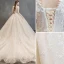 Elegante Champagne Trouwjurken 2019 A lijn V-Hals Kant Bloem Mouwloos Ruglooze Cathedral Train