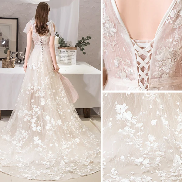 Schöne Ivory / Creme Strand Brautkleider / Hochzeitskleider 2019 A Linie V-Ausschnitt Schleife Spitze Blumen Ärmellos Rückenfreies Hof-Schleppe