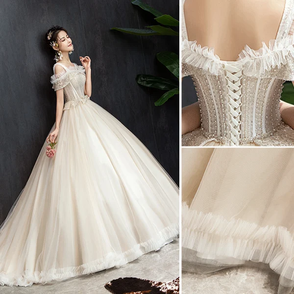 Élégant Champagne Robe De Mariée 2019 Robe Boule Volants Encolure Carrée Perlage Paillettes Manches Courtes Dos Nu Tribunal Train