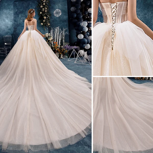Schöne Champagner Brautkleider / Hochzeitskleider 2019 Ballkleid Rüschen Bandeau Perlenstickerei Ärmellos Rückenfreies Königliche Schleppe