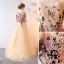 Élégant Champagne Robe De Soirée 2019 Princesse Encolure Dégagée Cristal Perle En Dentelle Fleur Sans Manches Train De Balayage Robe De Ceremonie