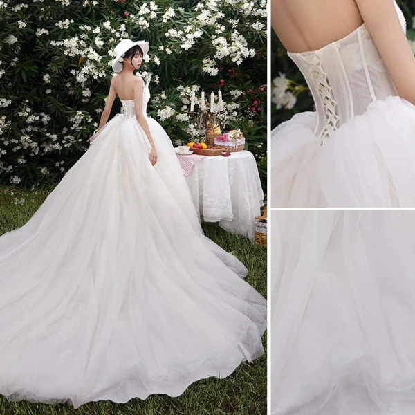 Charmig Champagne Bröllopsklänningar 2019 Prinsessa Axelbandslös Beading Pärla Ärmlös Halterneck Cathedral Train