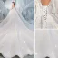 Fantastisk Champagne Bröllopsklänningar 2019 Balklänning Urringning Beading Paljetter Spets Blomma Ärmlös Halterneck Royal Train