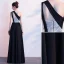 Sexy Schwarz Abendkleider 2019 A Linie One-Shoulder Pailletten Ärmellos Rückenfreies Gespaltete Front Lange Festliche Kleider