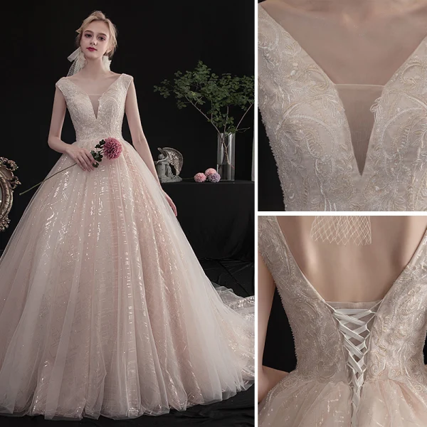 Charmant Champagner Brautkleider / Hochzeitskleider 2019 A Linie V-Ausschnitt Perlenstickerei Pailletten Spitze Blumen Ärmellos Rückenfreies Kapelle-Schleppe