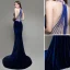 Sexy Einfarbig Königliches Blau Wildleder Abendkleider 2020 Meerjungfrau Neckholder Perlenstickerei Strass Ärmellos Rückenfreies Sweep / Pinsel Zug Festliche Kleider