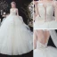 Élégant Ivoire Volants en Cascade Robe De Mariée 2020 Robe Boule Encolure Dégagée Perlage Perle Paillettes Noeud 3/4 Manches Dos Nu Cathedral Train