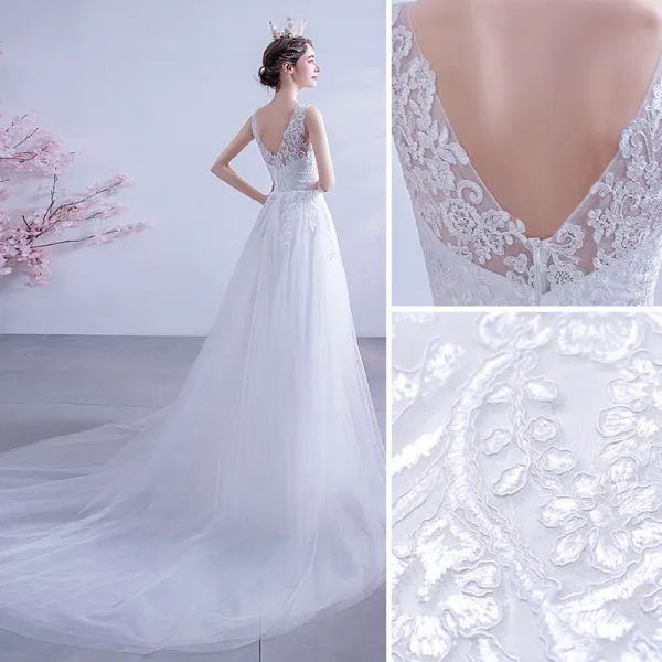 Abordable Blanche Robe De Mariée 2020 Princesse V-Cou Faux Diamant En Dentelle Fleur Appliques Sans Manches Dos Nu Tribunal Train