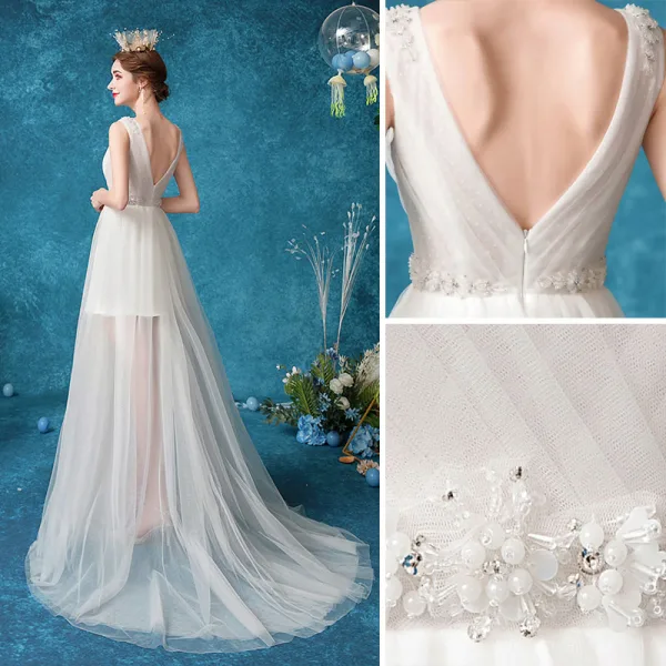 Abordable Ivoire Plage Robe De Mariée 2020 Princesse V-Cou Perlage Perle Faux Diamant Sans Manches Dos Nu Train De Balayage Mariage
