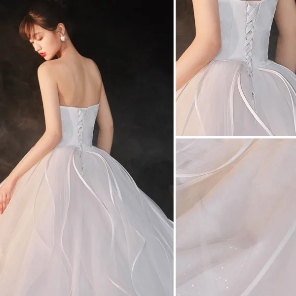 Charmant Blanche Robe De Mariée 2020 Robe Boule Bustier Paillettes Sans Manches Dos Nu Royal Train