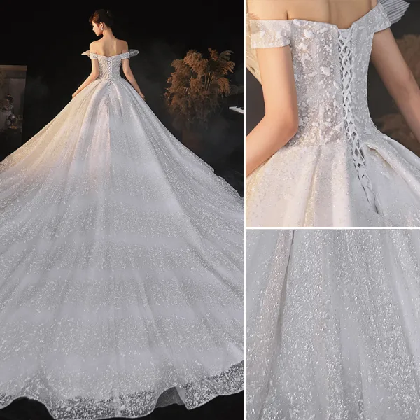 Luxus / Herrlich Weiß Spitze Brautkleider / Hochzeitskleider 2020 Ballkleid Bandeau Perlenstickerei Pailletten Ärmellos Rückenfreies Königliche Schleppe