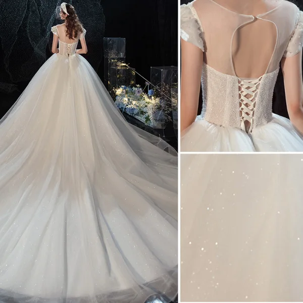 Charmant Champagne Robe De Mariée 2020 Robe Boule Encolure Dégagée Perlage Paillettes Sans Manches Dos Nu Royal Train