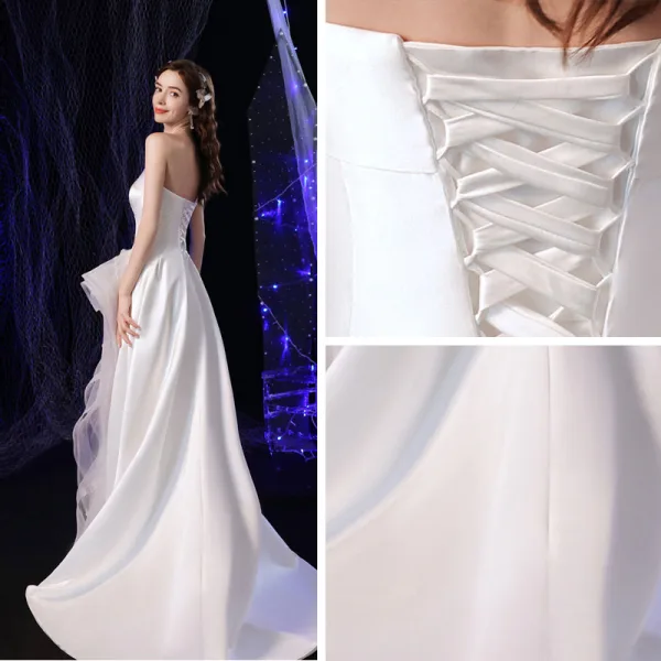 Charmant Blanche Volants en Cascade Plage Légère Robe De Mariée 2021 Princesse Satin Bustier Sans Manches Dos Nu Fendue devant Train De Balayage Mariage
