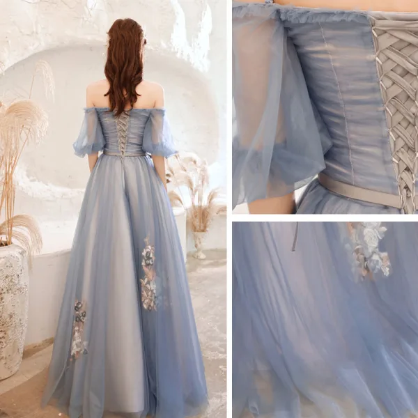 Charmant Bleu Ciel En Dentelle Fleur Robe De Bal 2021 Princesse De l'épaule Ceinture Noeud Manches Courtes Dos Nu Longue Promo Robe De Ceremonie