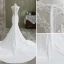 Élégant Ivoire Trompette / Sirène Satin Robe De Mariée 2021 Encolure Dégagée Sans Manches Perlage En Dentelle Fleur Chapel Train Mariage