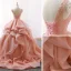 Élégant Perle Rose Robe De Bal 2019 Robe Boule Encolure Dégagée Perlage Sans Manches Dos Nu Volants en Cascade Tribunal Train Robe De Ceremonie