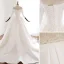 Vintage Elfenben Audrey Hepburn Stil Bröllopsklänningar 2019 Prinsessa Av Axeln 3/4 ärm Halterneck Domstol Tåg