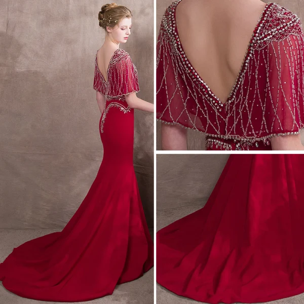 Lyx Burgundy Aftonklänningar 2018 Trumpet / Sjöjungfru Beading Kristall Rhinestone V-Hals Halterneck Korta ärm Domstol Tåg Formella Klänningar