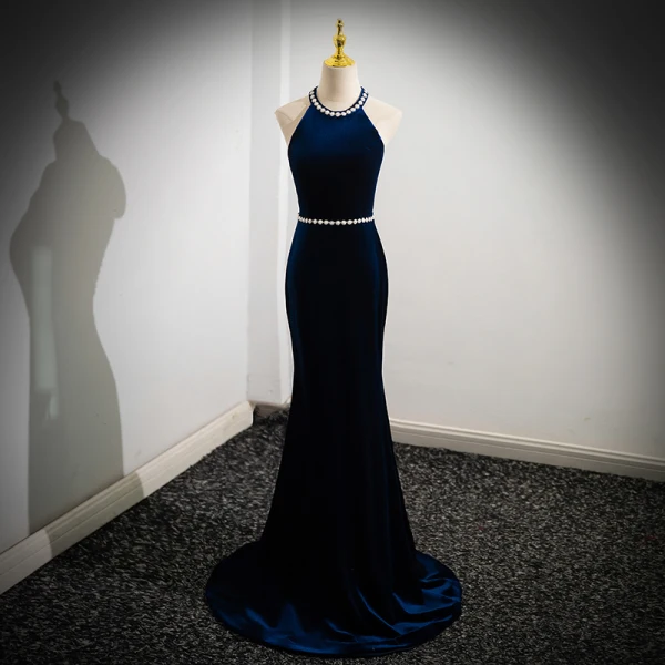 Elegant Navy Blue Pearl Velvet Prom Dresses 2024 Trumpet / Mermaid Halter Sleeveless Backless Bow Floor-Length / Long Prom Formal Dresses Elegant Navy Blue Pearl Velvet Prom Dresses 2024 Trumpet / Mermaid Halter Sleeveless Backless Bow Floor-Length / Long Prom Formal Dresses