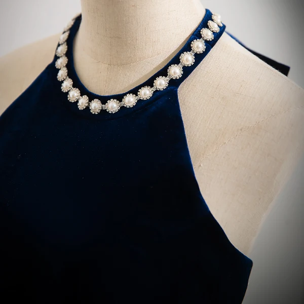 Elegant Navy Blue Pearl Velvet Prom Dresses 2024 Trumpet / Mermaid Halter Sleeveless Backless Bow Floor-Length / Long Prom Formal Dresses