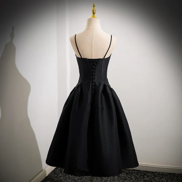 Chic / Belle Noire de retour Robe De Graduation 2024 Princesse Bretelles Spaghetti Sans Manches Dos Nu Mi-Longues Robe De Ceremonie