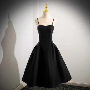 Chic Belle Noire De Retour Robe De Graduation 2024 Princesse Bretelles Spaghetti Sans Manches Dos Nu Mi Longues Robe De Ceremonie