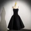 Chic / Beautiful Black Homecoming Graduation Dresses 2024 A-Line / Princess Spaghetti Straps Sleeveless Backless Knee-Length Formal Dresses