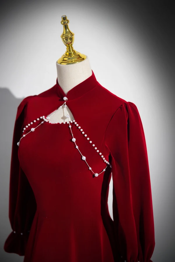 Chic / Beautiful Burgundy Pearl Velvet Prom Dresses 2024 Ball Gown High Neck Long Sleeve Backless Floor-Length / Long Prom Formal Dresses