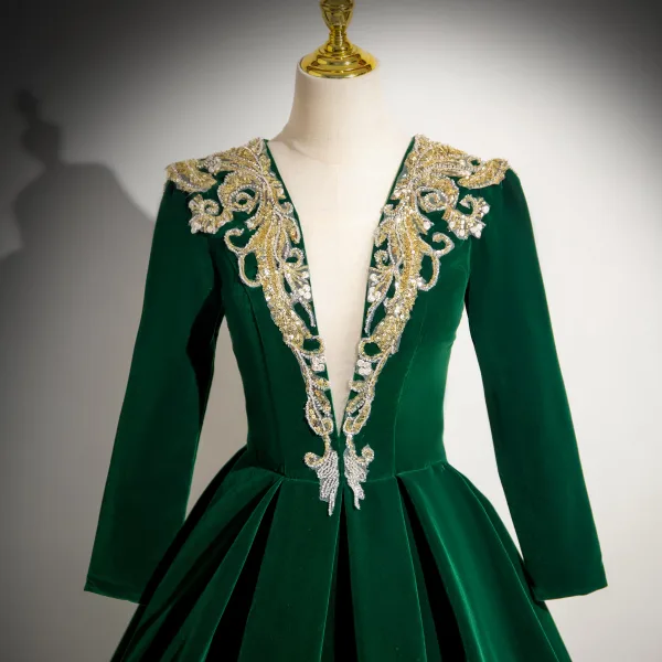 Elegante Dunkelgrün Perlenstickerei Pailletten Samt Ballkleider 2024 Ballkleid Rundhalsausschnitt Lange Ärmel Lange Ball Festliche Kleider