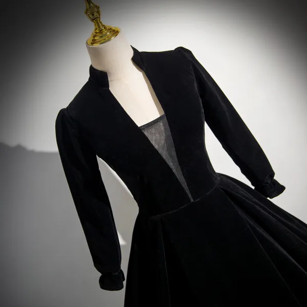 Vintage / Retro Black Velvet Prom Dresses 2024 Ball Gown High Neck Long Sleeve Floor-Length / Long Prom Formal Dresses